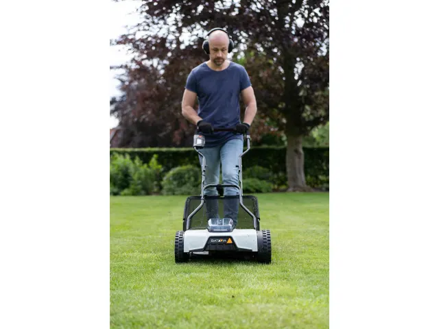 Batavia Brushless Cylinder Mower 18V Bare Unit - Image 6