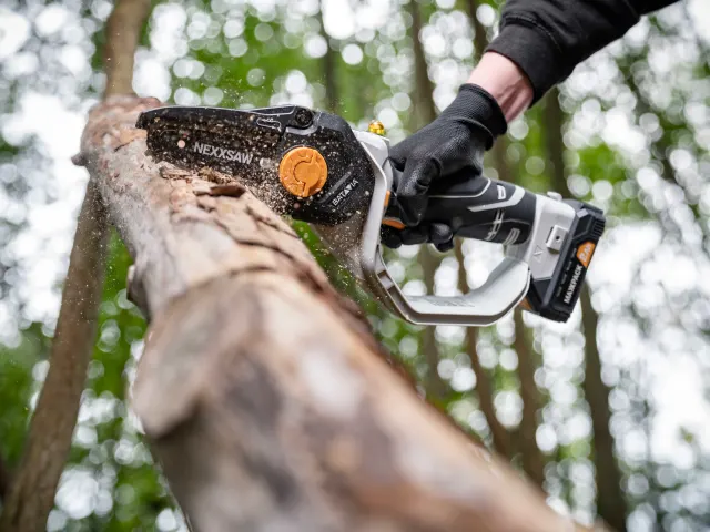 Batavia NEXXSAW 6in Chainsaw 18V 1 x 2.0Ah Li-ion - Image 4