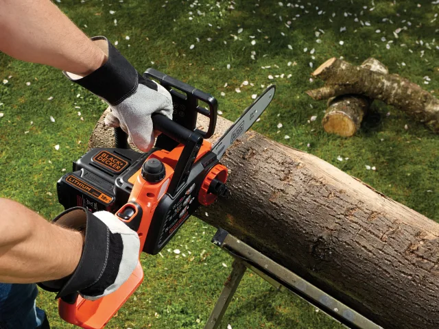 BLACK + DECKER GKC1825L20 Cordless Chainsaw 25cm Bar 18V 1 x 2.0Ah Li-ion - Image 6