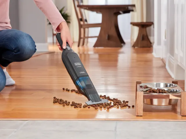 BLACK + DECKER HLVC320B11 Slim Dustbuster® 12V - Image 5