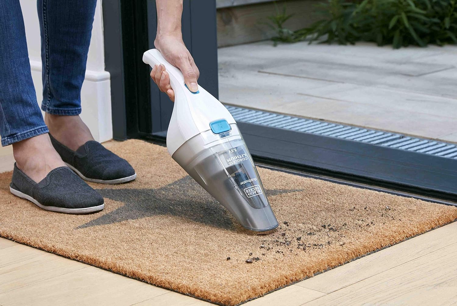 BLACK + DECKER NVC115JL Dustbuster® Hand Vacuum 3.6V - Image 5