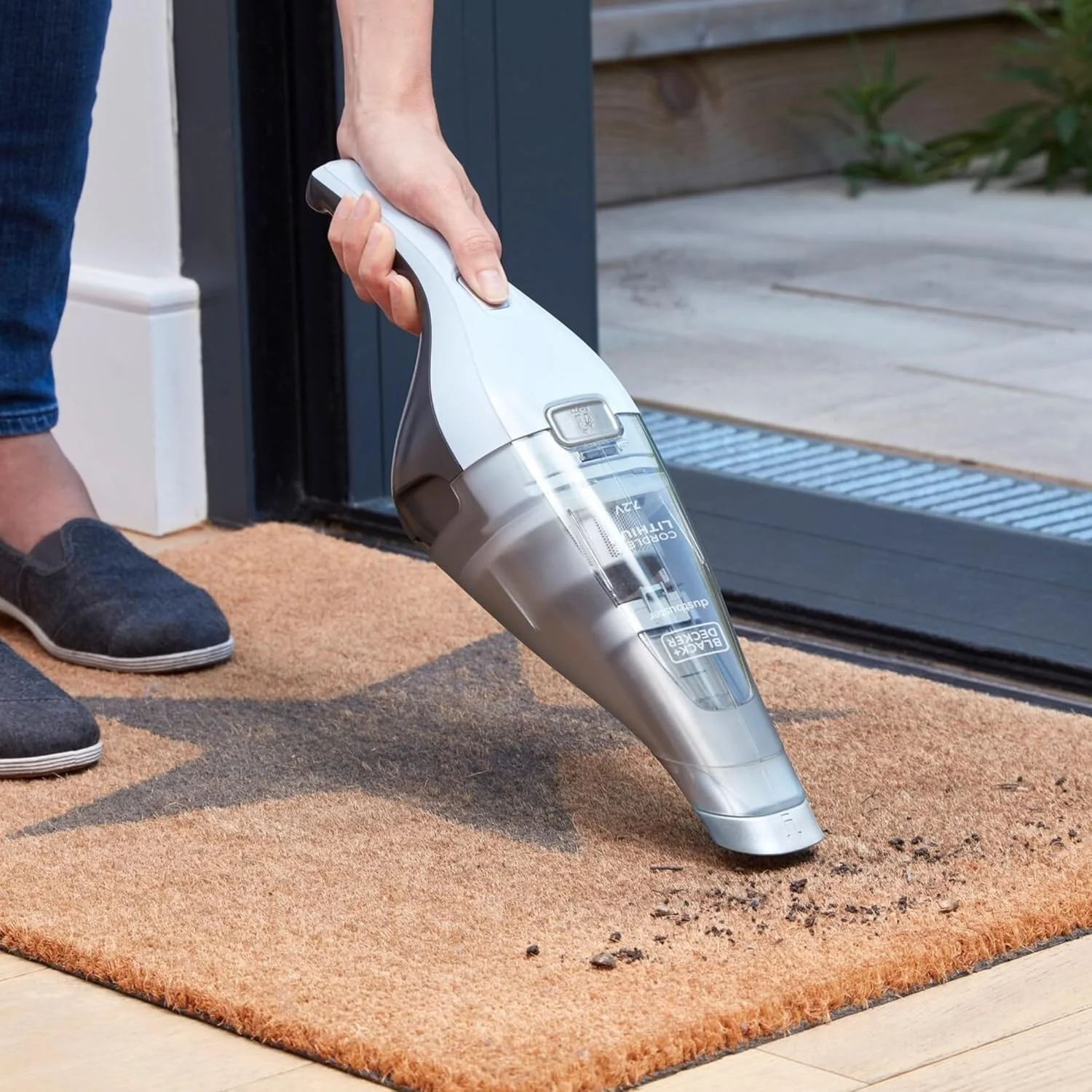 BLACK + DECKER NVC115JL Dustbuster® Hand Vacuum 3.6V - Image 7
