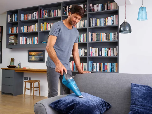 BLACK + DECKER WDC215WA Wet & Dry Dustbuster® Hand Vacuum 7.2V - Image 6