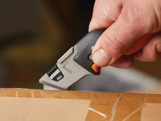 Fiskars CarbonMax Folding Utility Knife - Image 5
