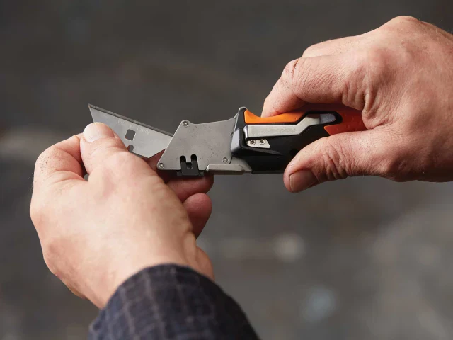 Fiskars CarbonMax Folding Utility Knife - Image 6
