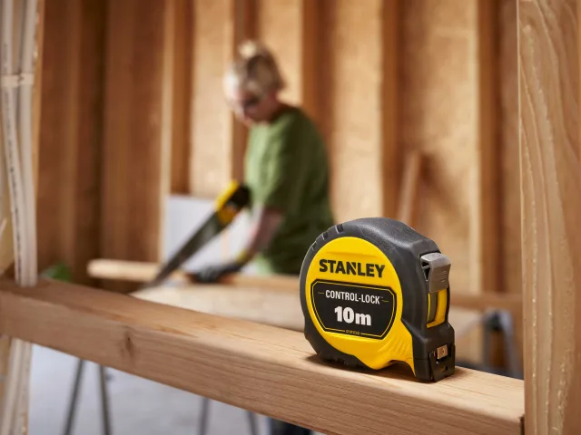 STANLEY® CONTROL-LOCK™ Pocket Tape 10m (Width 25mm) (Metric only) - Image 3