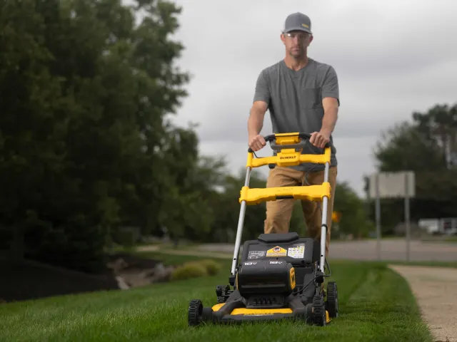 DEWALT DCMWSP156N XR Rear Wheel Drive Lawnmower 2 x 18V Bare Unit - Image 7