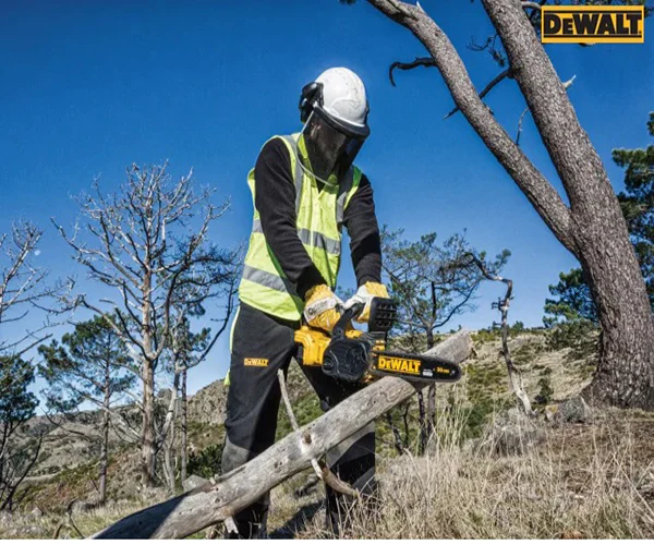 DCM565N XR Brushless Chainsaw 18V Bare Unit - Image 3