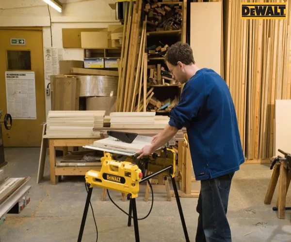DW743N Flip-Over Saw 250mm 2000W 240V - Image 10