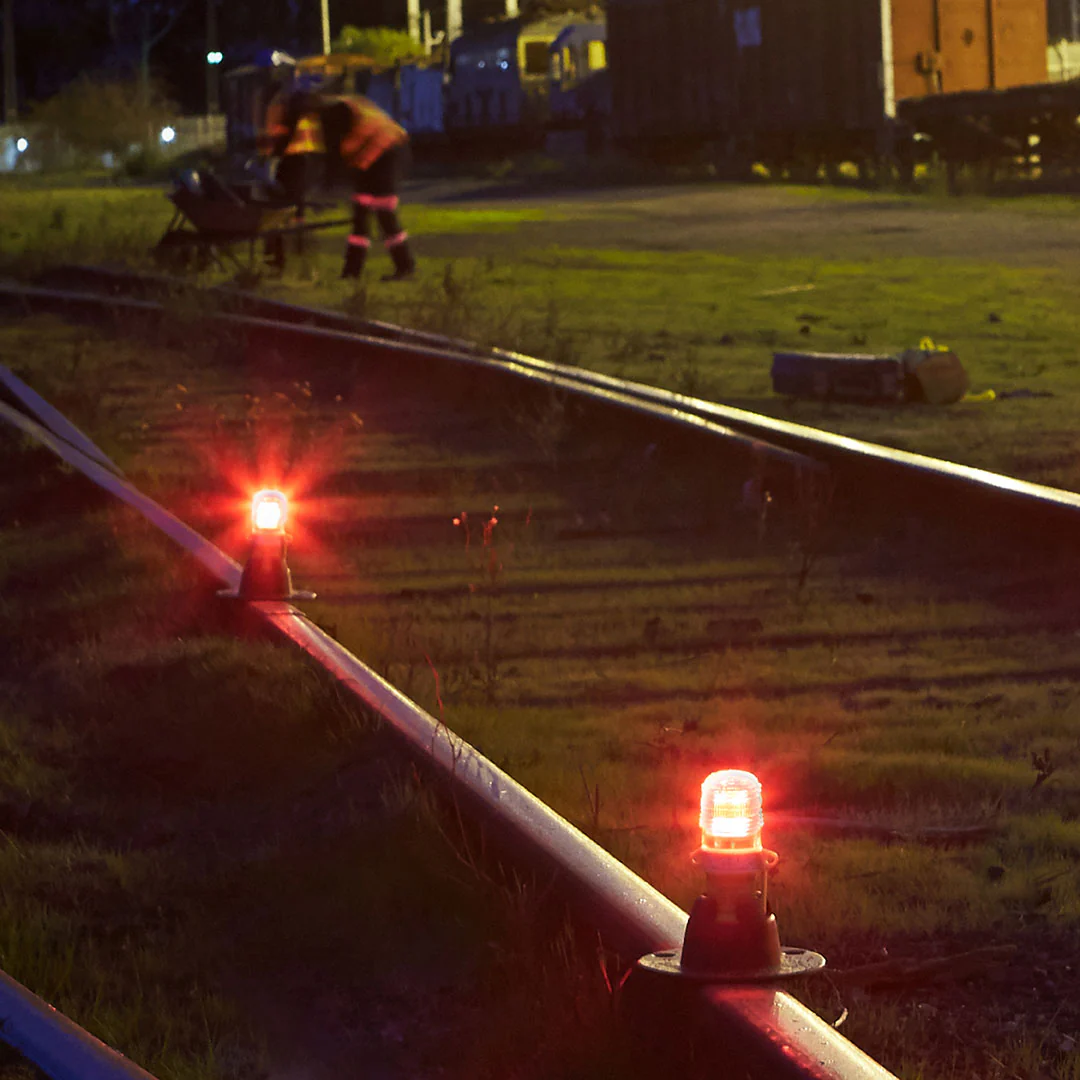 Eflare UB293 Dual-Colour LED Safety Beacons - Image 4