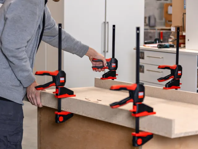 Bessey EZ360 One-Handed 360° Clamp 600mm - Image 5