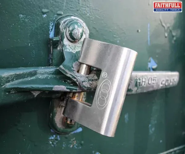 Faithfull Brass Shutter Padlock 80mm - Image 4