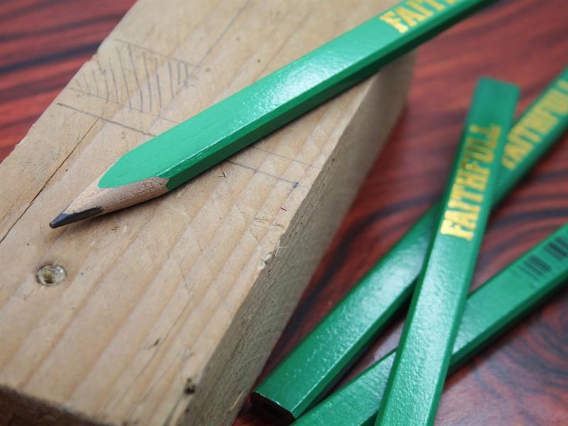 Faithfull FSC Carpenter's Pencils - Green / Hard (Pack 10) - Image 4
