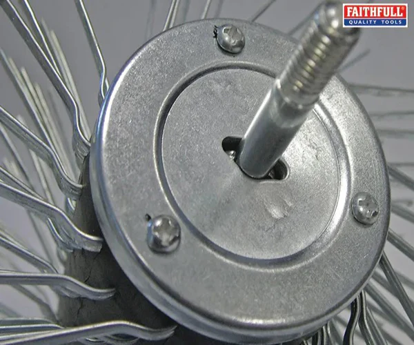 Faithfull Heavy-Duty Plastic Body Hand Sprayer - Image 4