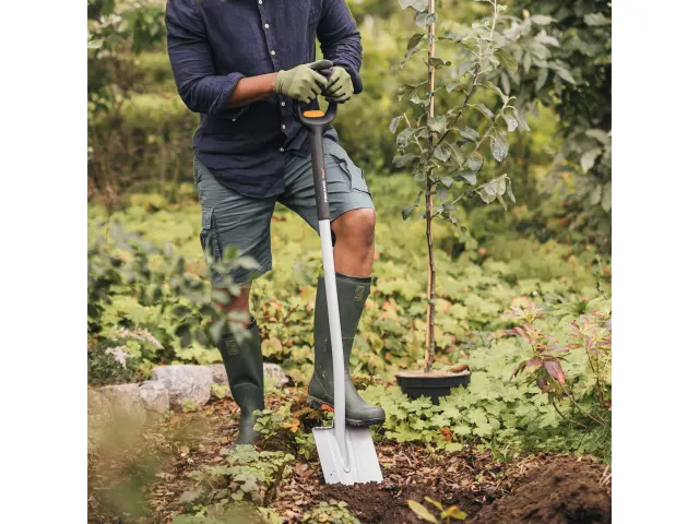 Fiskars  Xact™ Telescopic Pointed Spade - Image 2