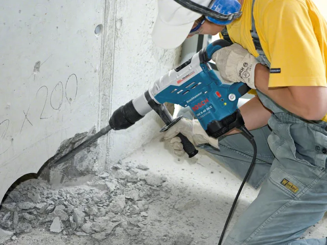 Bosch GBH 5-40 DCE Professional SDS Max Combi Hammer 1150W 240V - Image 3