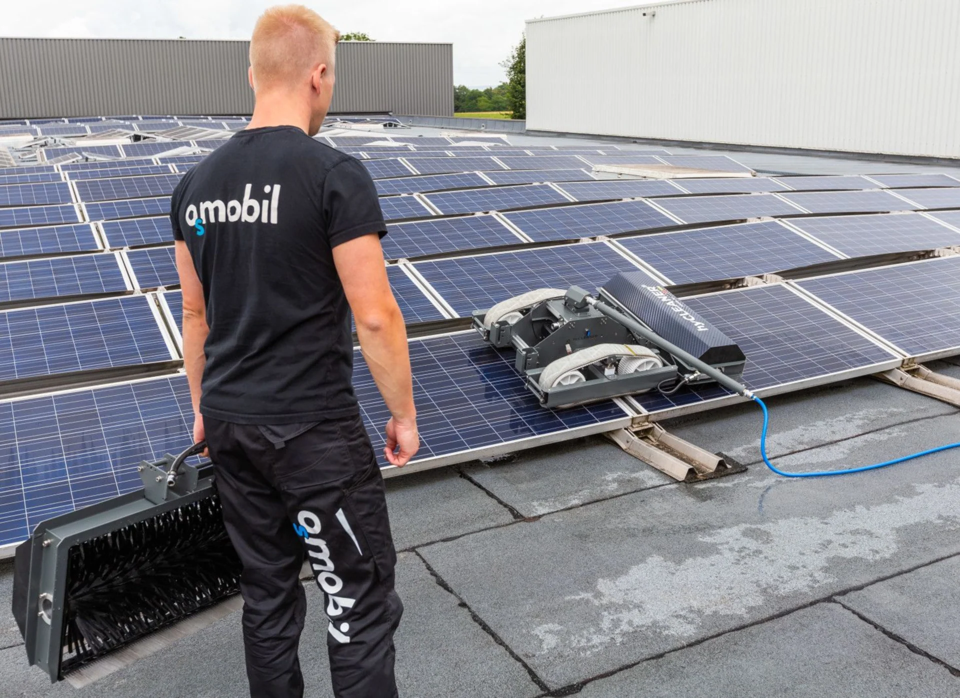 hyCLEANER® solarROBOT Compact – PV Cleaning Robot - Image 15