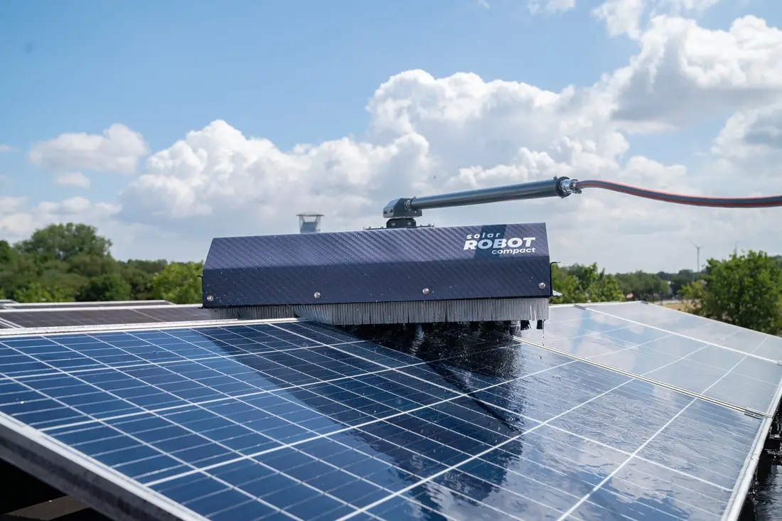 hyCLEANER® solarROBOT Compact – PV Cleaning Robot - Image 4