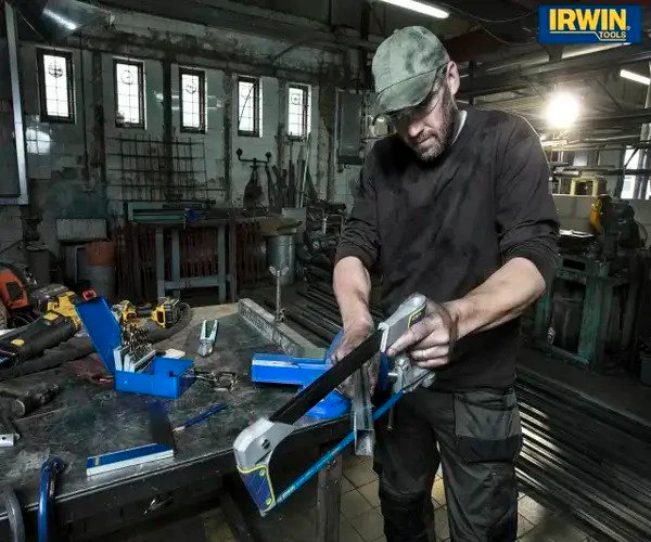 Irwin Bi-Metal Hacksaw Blades 300mm (12in) 18 TPI (Pack 2) - Image 2