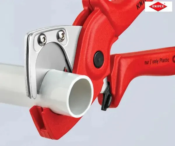 Knipex Plastic Conduit Pipe / Hose Cutter 25mm Diameter - Image 4