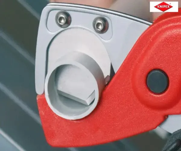 Knipex Plastic Conduit Pipe / Hose Cutter 25mm Diameter - Image 7