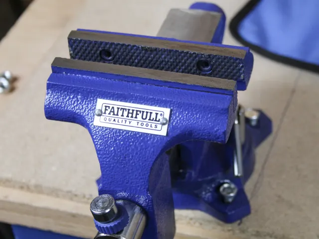 Faithfull Light-Duty Mechanics Vice 100mm (4in) - Image 5