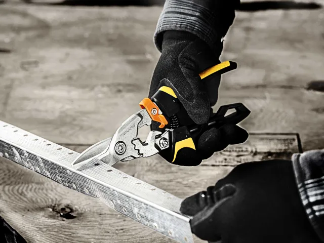 Fiskars PowerGear™ Aviation Snips Straight Cut 250mm (10in) - Image 5