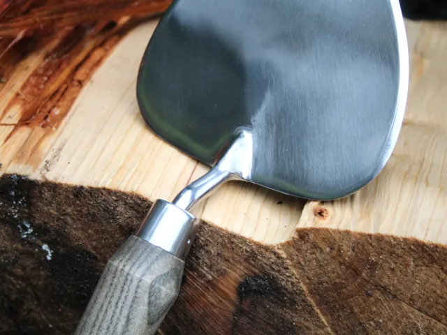 Faithfull Prestige Stainless Steel Dutch Trowel with Ash Handle - Image 3