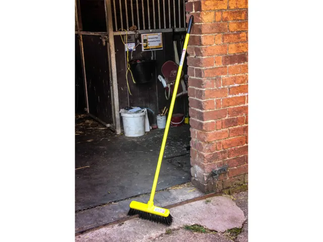 Red Gorilla  Complete Soft Bristle Gorilla Broom® Yellow 30cm