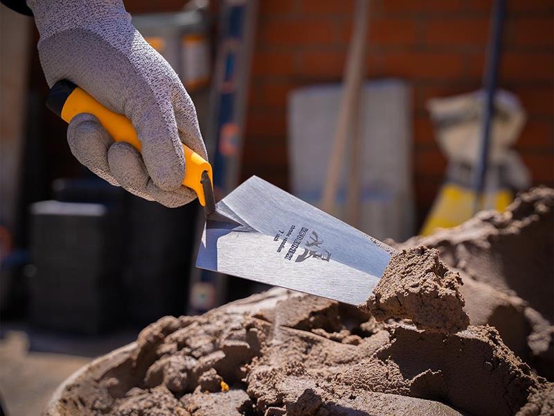 Roughneck Gauging Trowel 180mm (7in) - Image 4